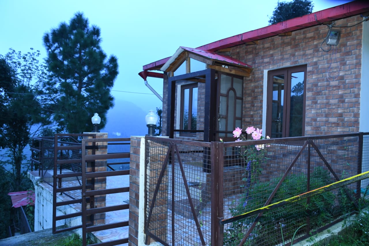 Dharini Cottages- 3BHK Luxurious Stay