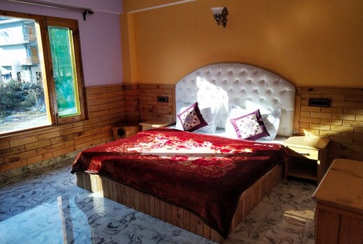 ROYAL CAMPING OR HOME STAY