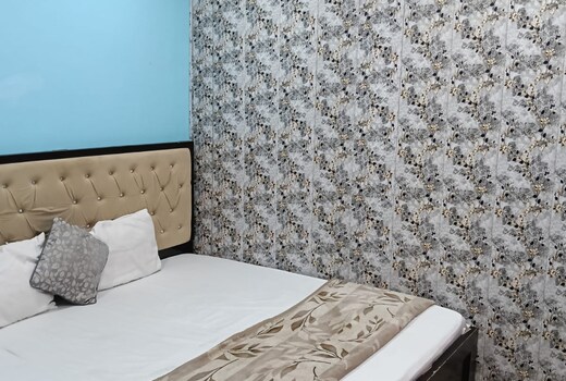 Varanasi travels and Lodge