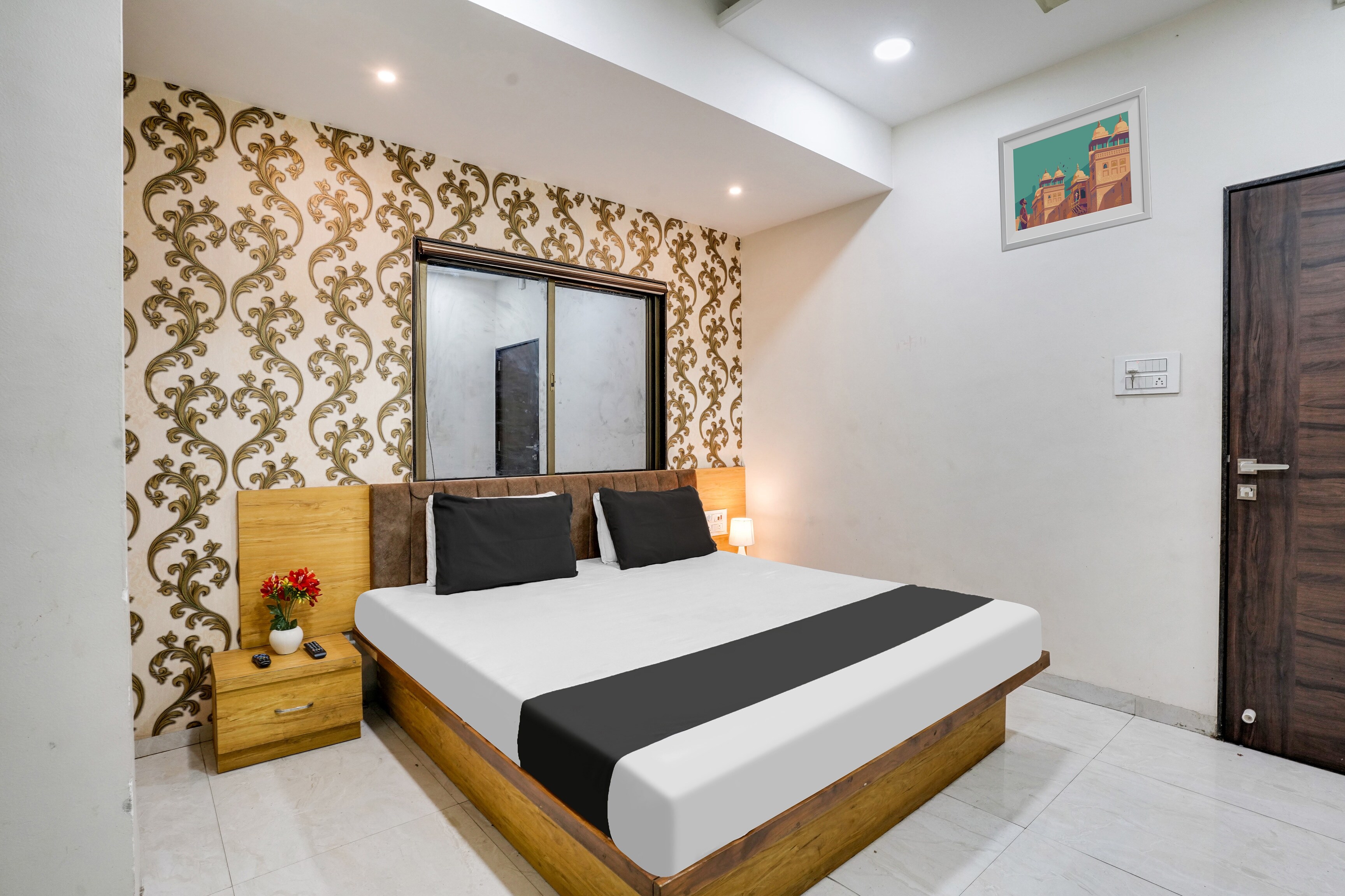 Hotel O Rajneeti