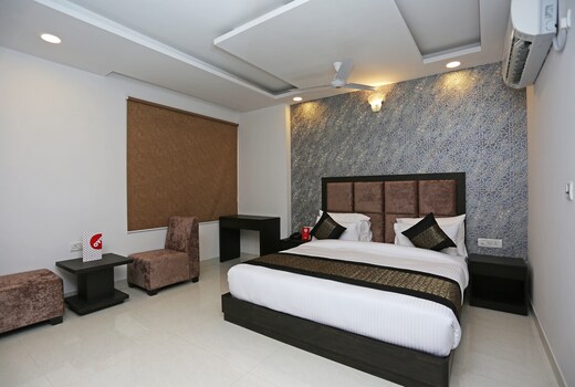Hotel O M SUITES