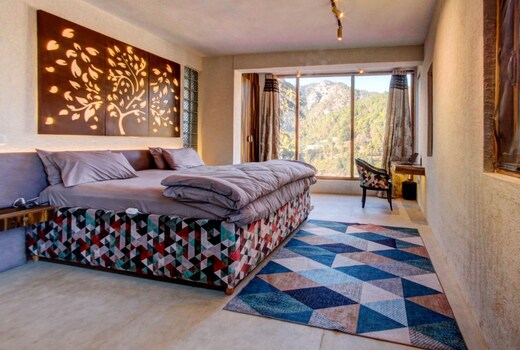 4 BHK Luxury property near Nainital