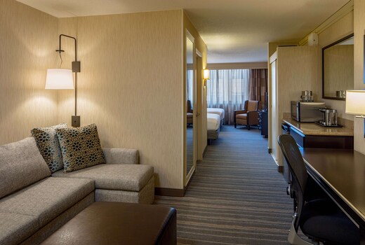 DoubleTree Suites by Hilton Minneapolis Downtown