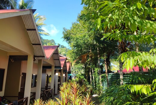 Yerrata Resorts