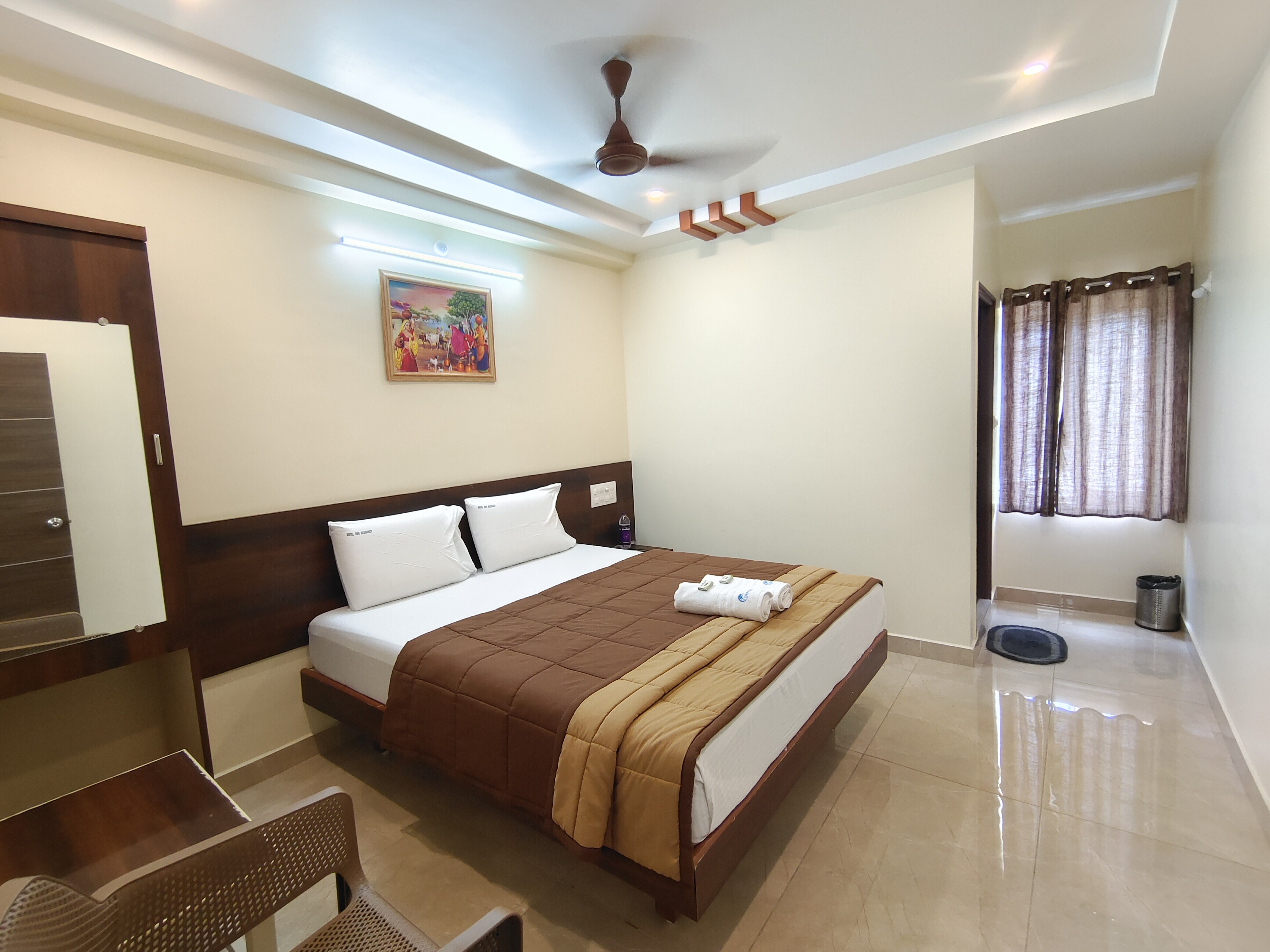 HOTEL DKR GRAND