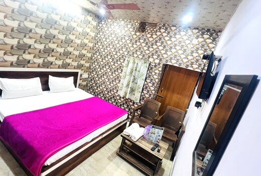 Hotel Satya Nirmal Palace