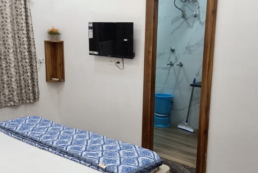 Karshnipriya Paying Guest House