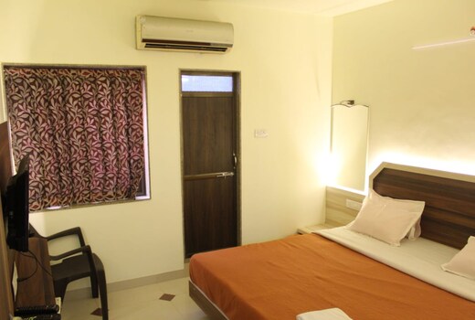 Hotel Vatsalya Palace