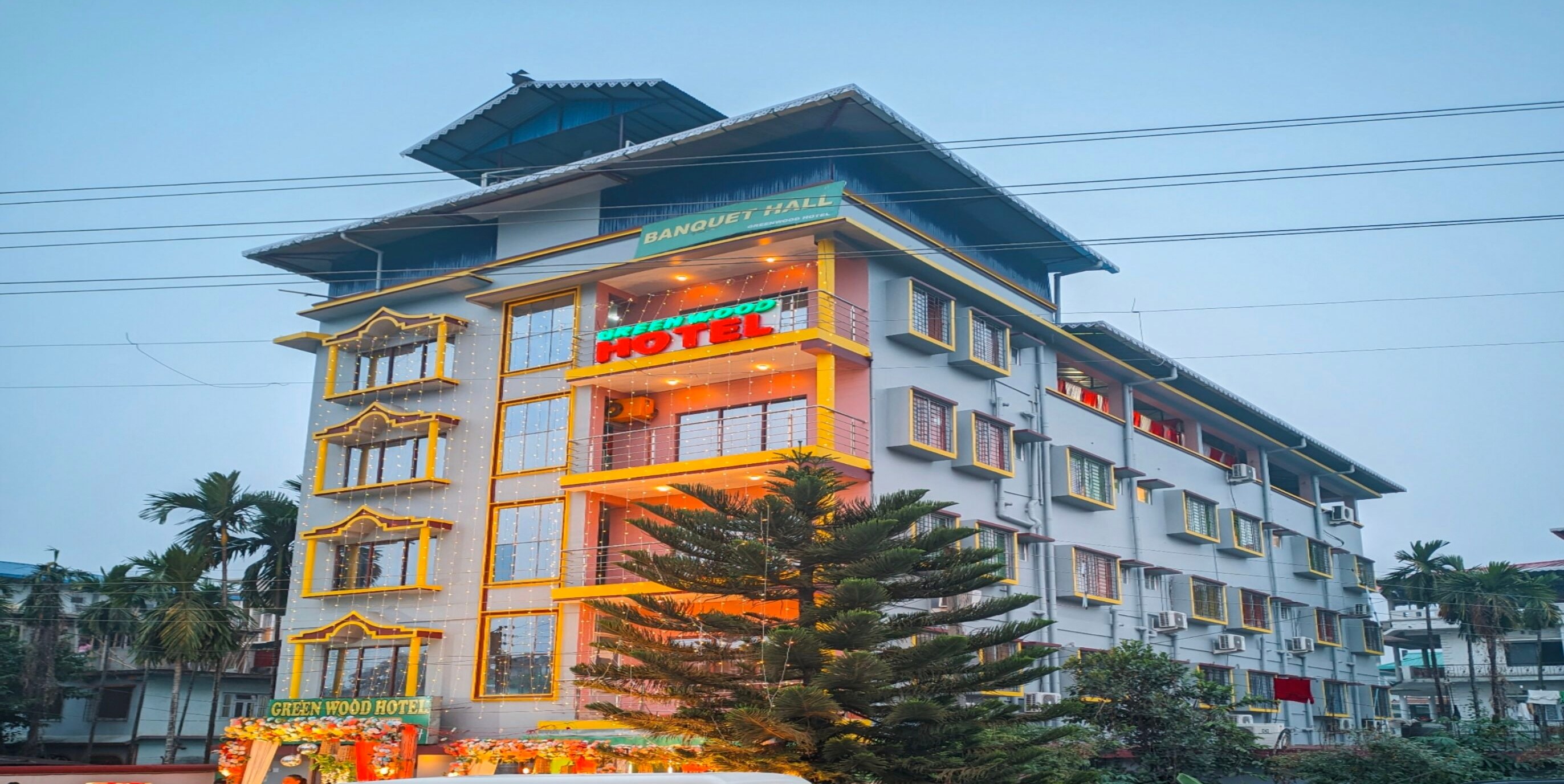 GREEN WOOD HOTEL