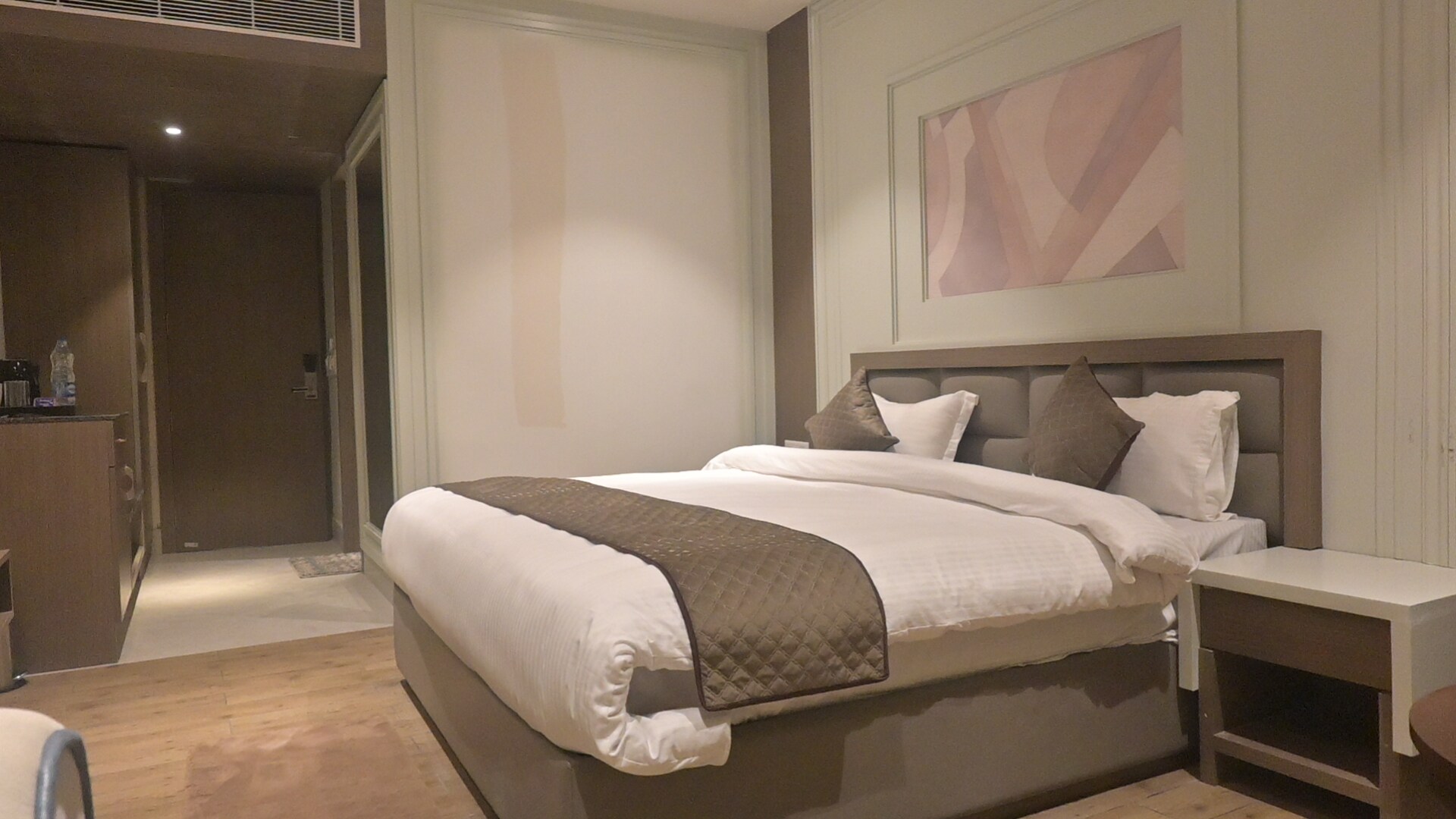 HOTEL THE GRAND MIRAGE