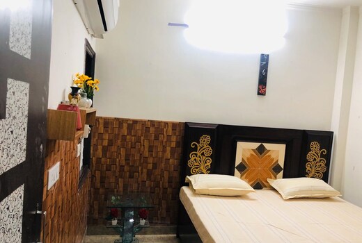 Oneness Stay 201,Ten mins from CP, Bus Stand, Rail