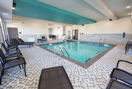 Hampton Inn by Hilton Mustang