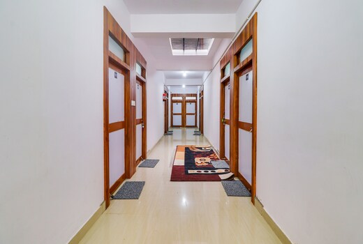 Hotel O Paras Palace