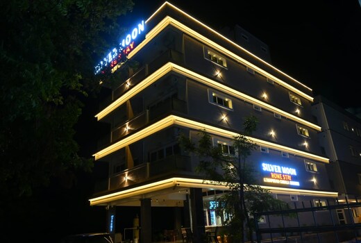 Silver Moon Home Stay
