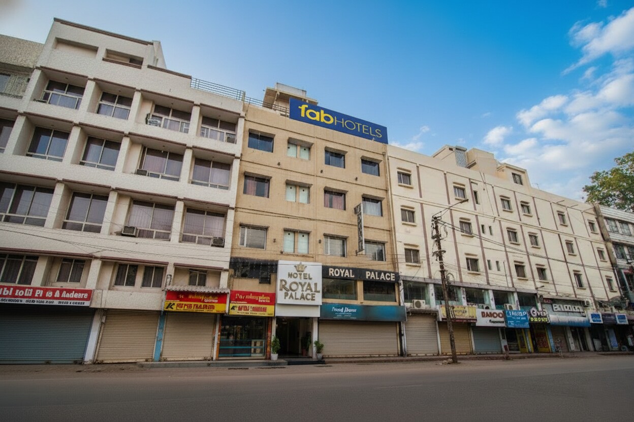 FabHotel Royal Palace II