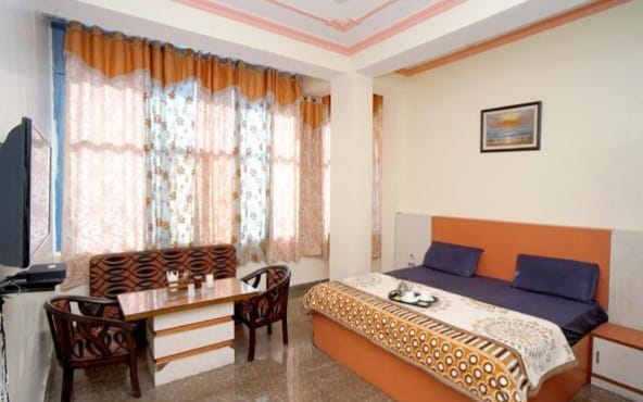 Hotel KK 40, Near Mall Road