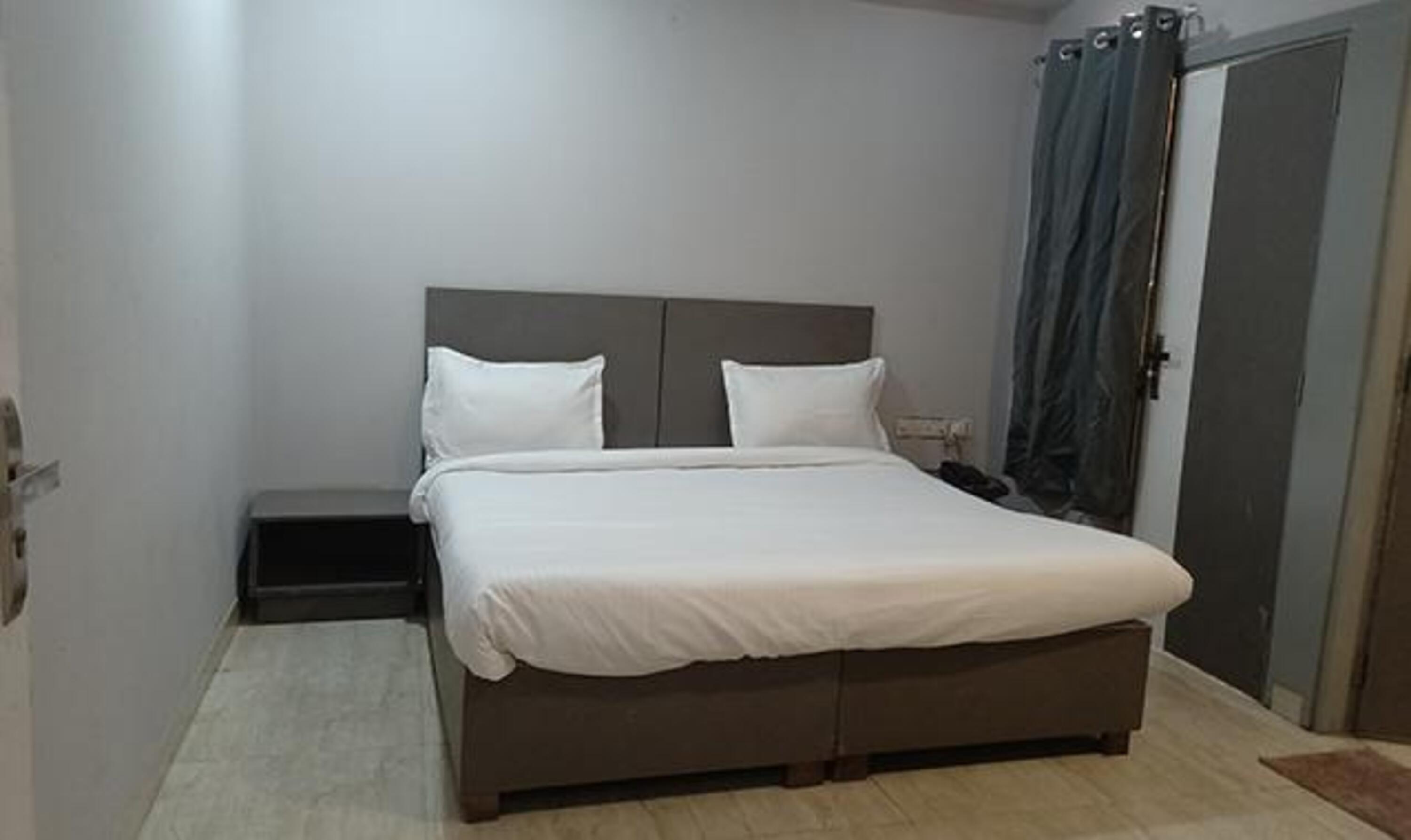 FabHotel Saineel I