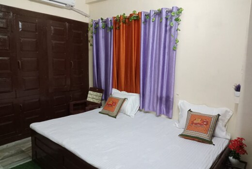 Godavari Paying Guest house