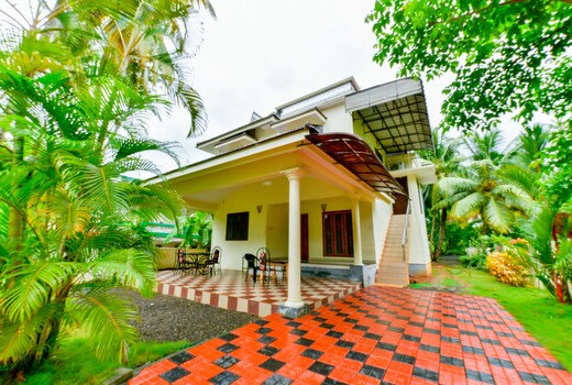 Lake Castle Alleppey Villa