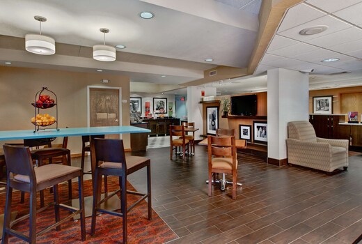 Hampton Inn Milwaukee Northwest