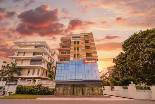 FabHotel Nest