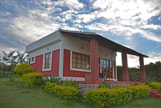 Safari Land Villa & Motel