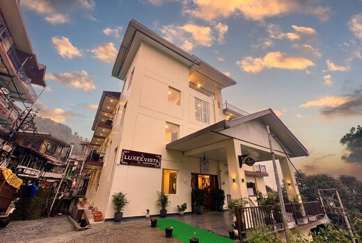 Hotel Luxeevista By Navodayans