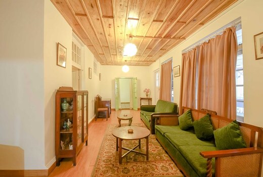 The Cottage By the Woods, Vienna Lodge
