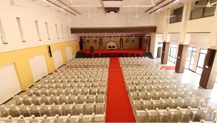 V.S Chellam Century Hall, Dormitory Services
