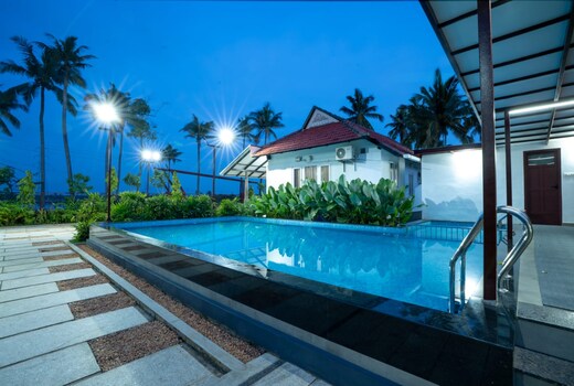 Dhruv Heritage Lake Resort Cherai