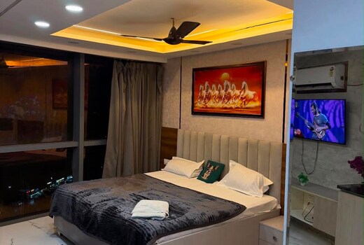 Gaur city studio stay