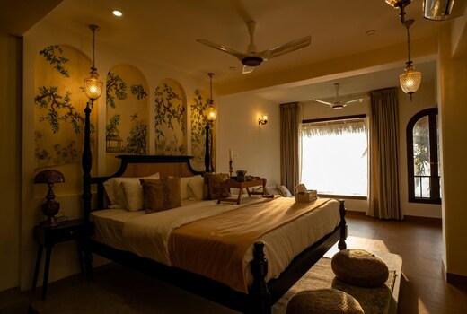 King Suite Room Villa Vara Beach Stays with Pool