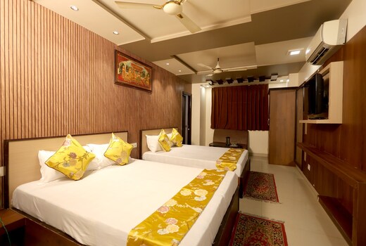 Hotel Jinendra Palace