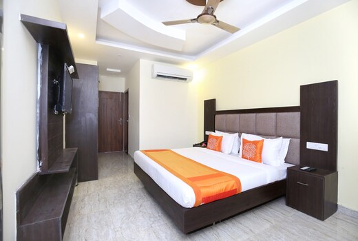 HOTEL ROYAL