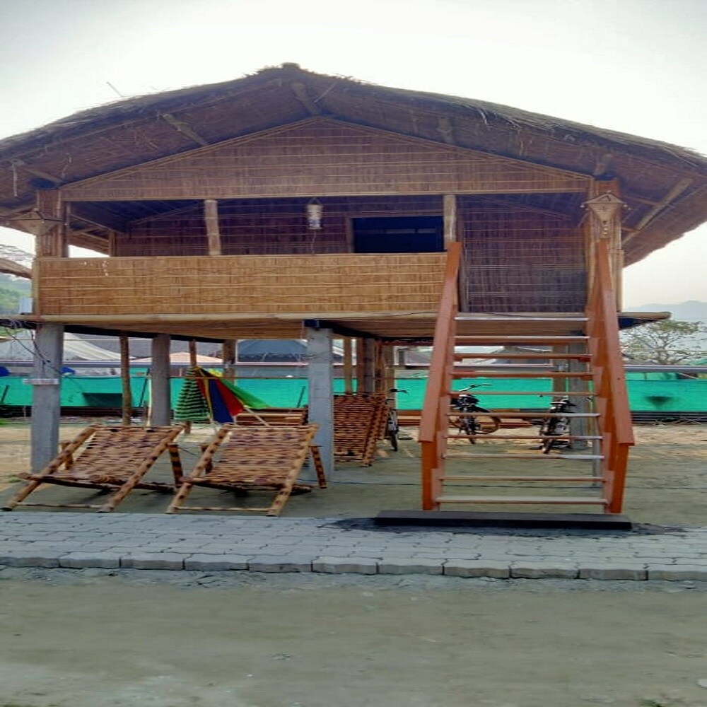 RESORT BEACH FIRE