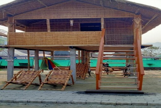 RESORT BEACH FIRE