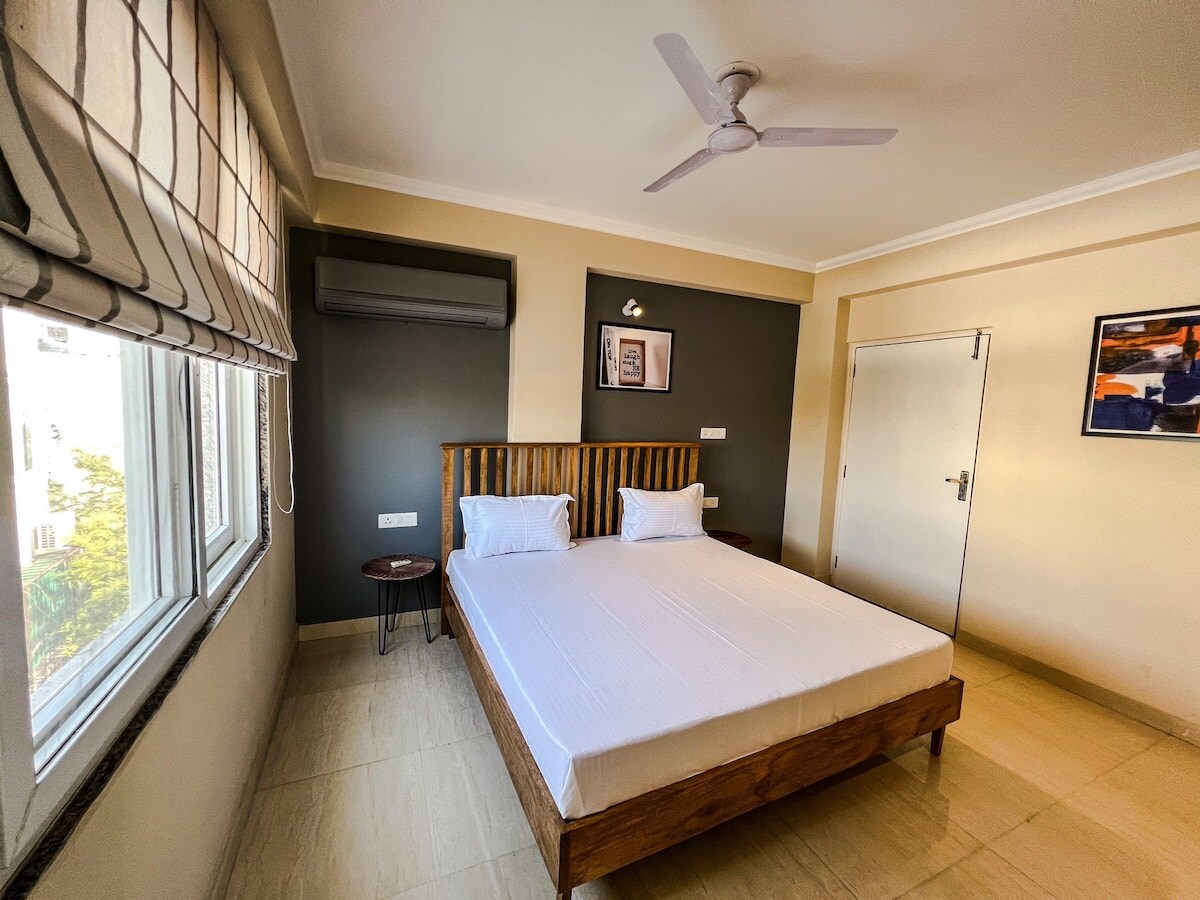 One Uptown 301 (modern 3BHK loft)
