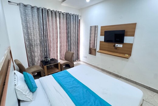 HOTEL U K GREEN VALLEY