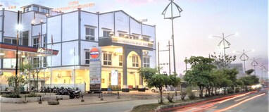 HOTEL THE GRAND RADHE SHYAM
