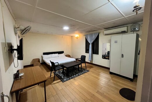Shelter Inn Rooftop Rooms