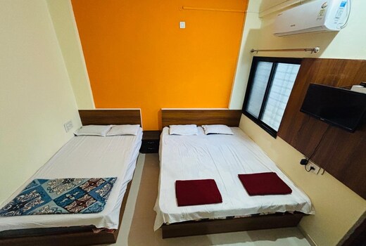 Hotel Malhar Inn