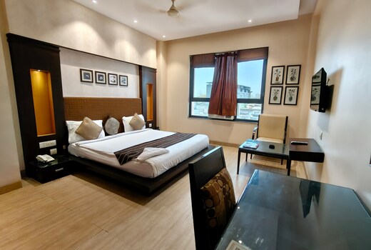 Hotel Shrinath Palace - 1km from Railway Station