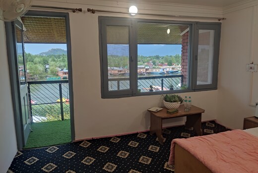 Hotel Lake View
