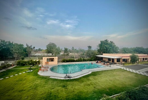 Friends Resort