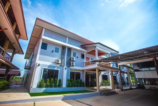 Nakarin Hotel