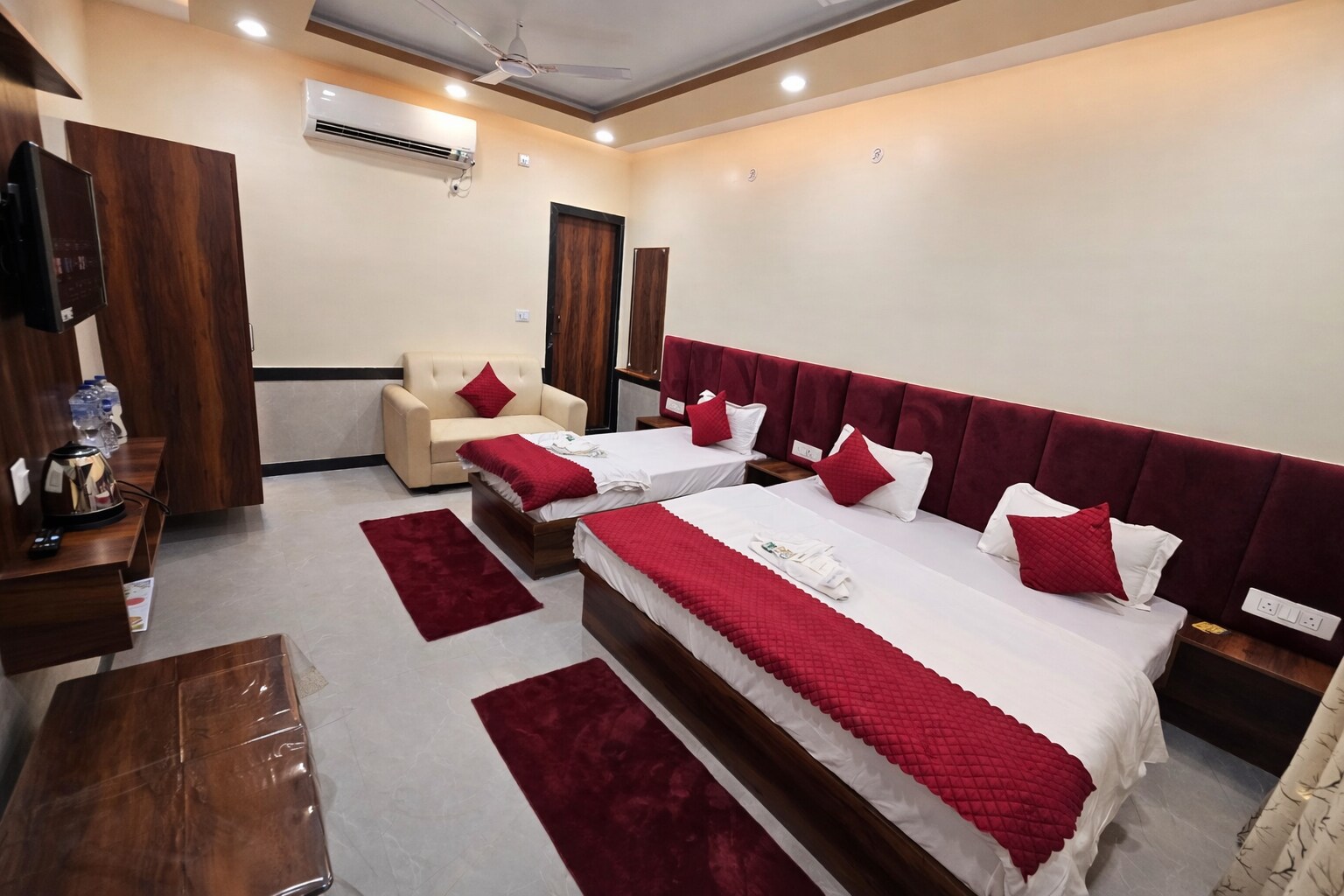 Kharari Inn