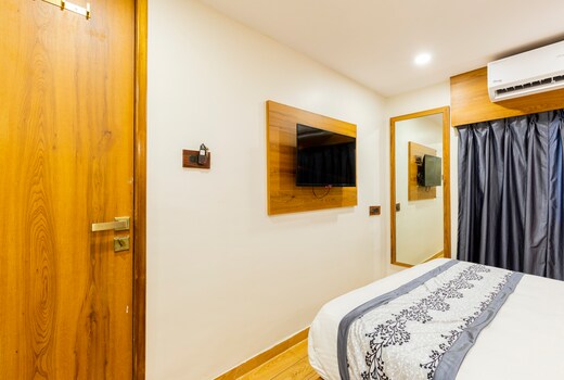 Hotel Village Residency