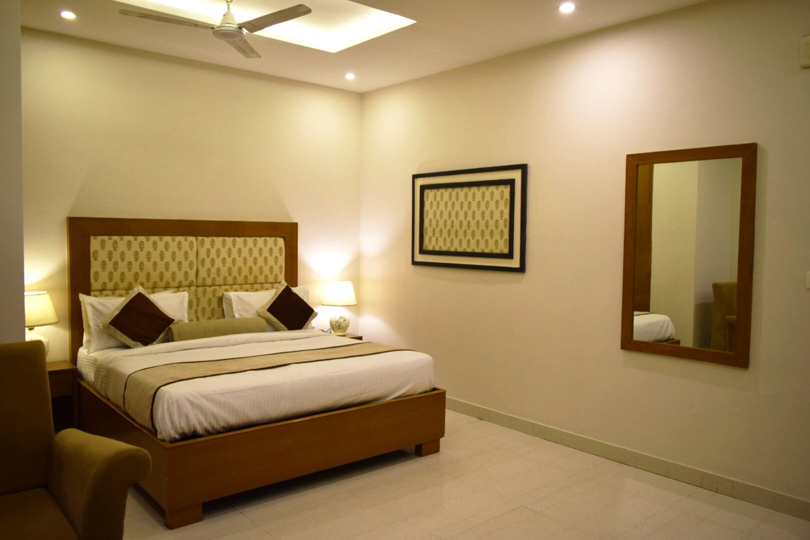 C 1Taj Nirvana
