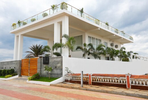 Den's Beach House