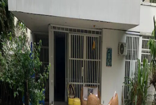 Ace Apartment